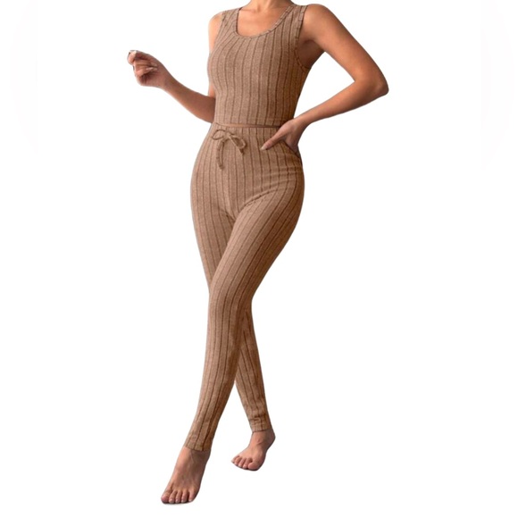 Various Sizes - 3 Piece Lounge Set - Picture 2 of 3